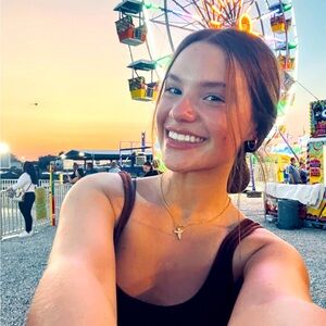 Meet your Posher, Cassadee